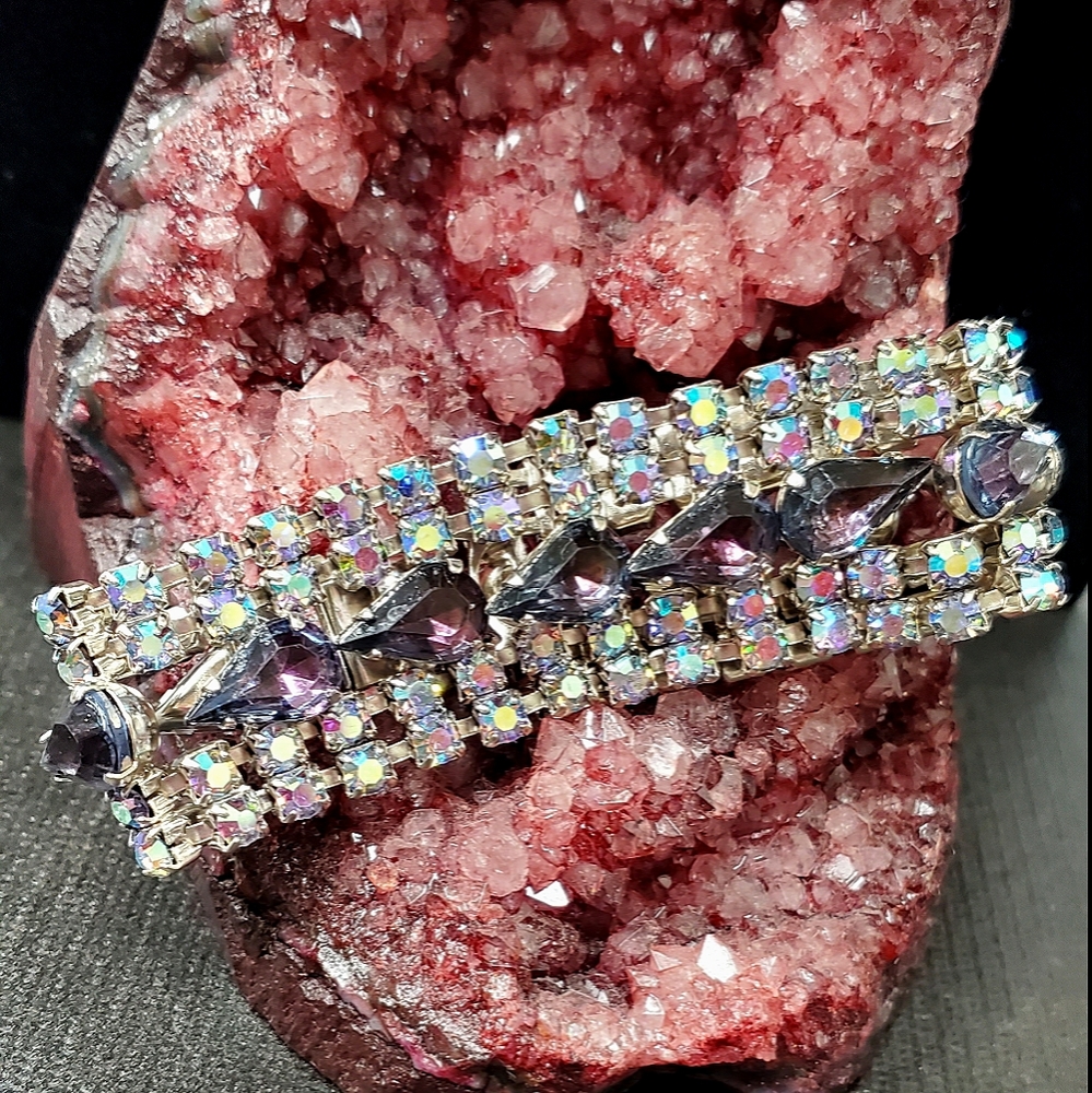 Purple diamond shape rhinestone bracelet